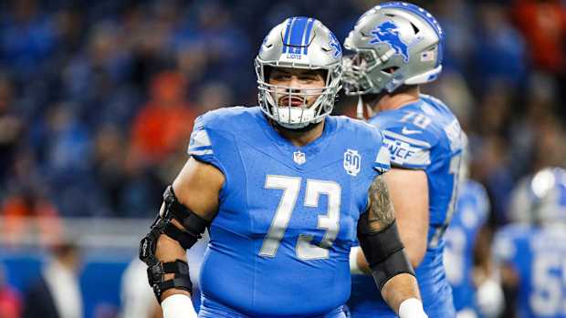 Detroit Lions left guard Jonah Jackson